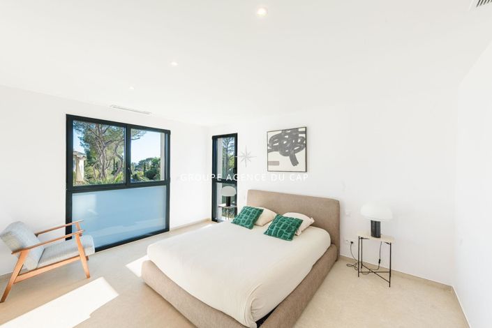 Image No.17-4 Bed House for sale