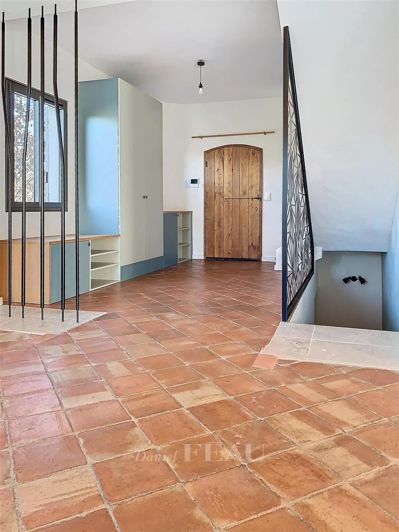 Image No.11-6 Bed House for sale