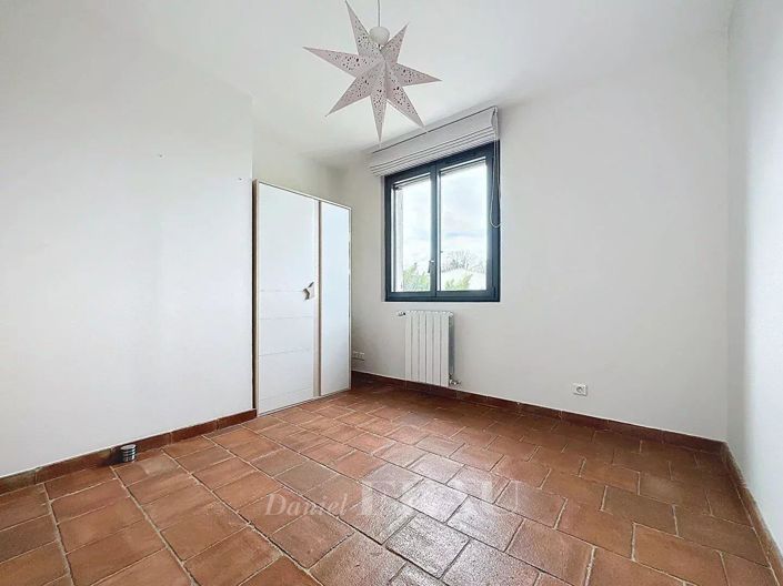 Image No.12-6 Bed House for sale