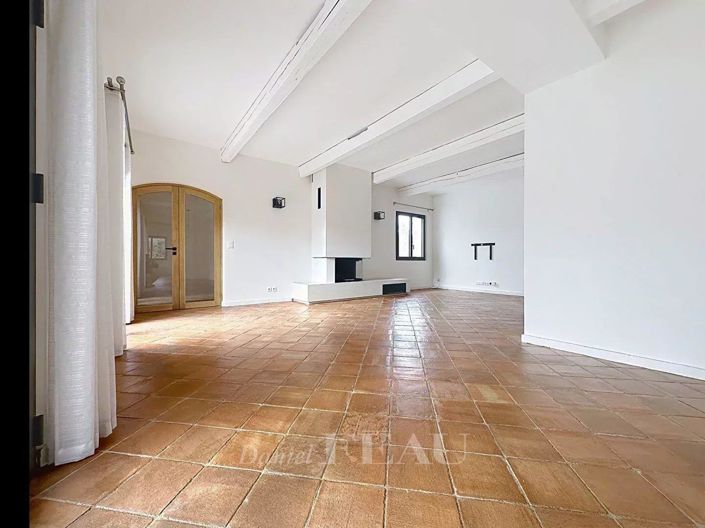 Image No.5-6 Bed House for sale