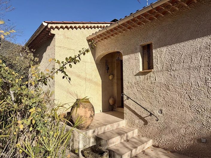 Image No.11-3 Bed House for sale