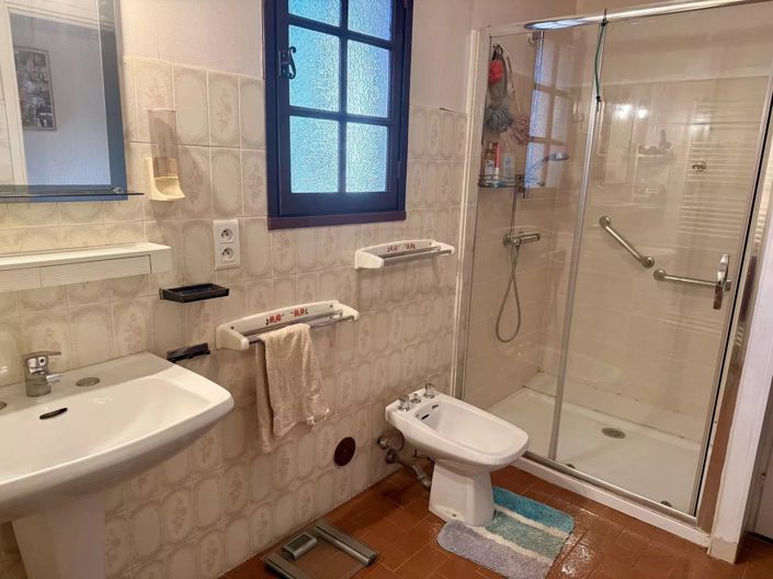 Image No.24-3 Bed House for sale