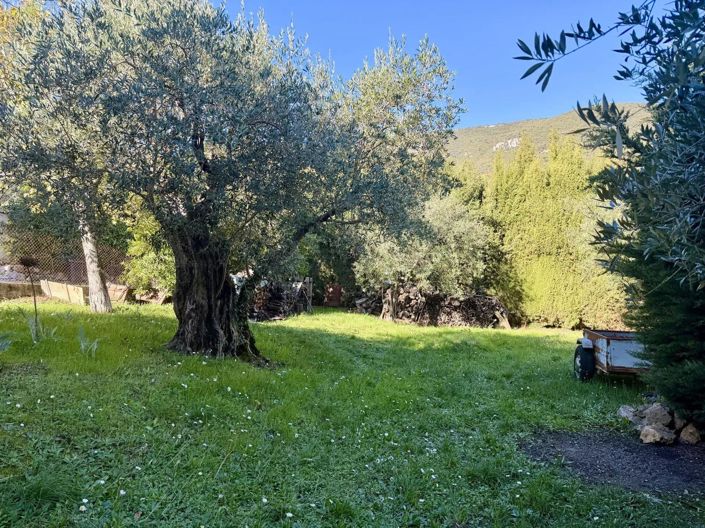 Image No.8-3 Bed House for sale