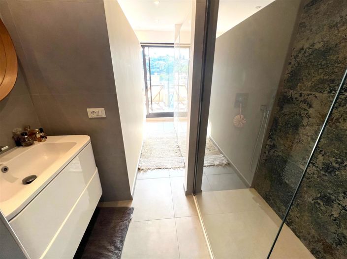 Image No.12-3 Bed Apartment for sale