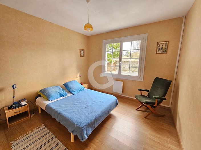 Image No.8-5 Bed House for sale