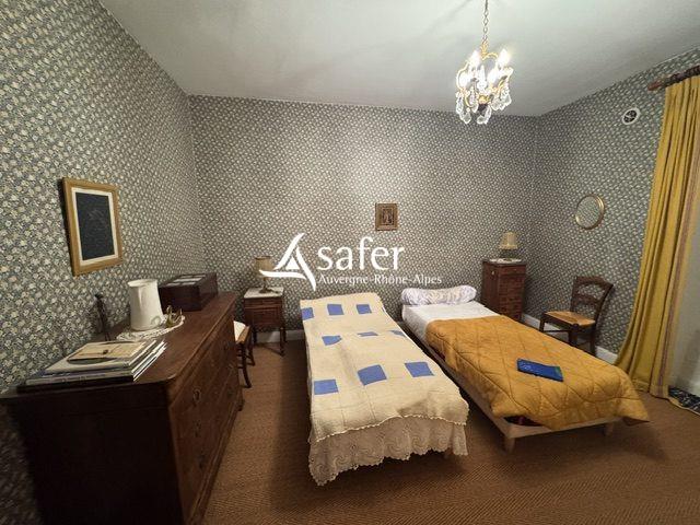 Image No.8-5 Bed House for sale