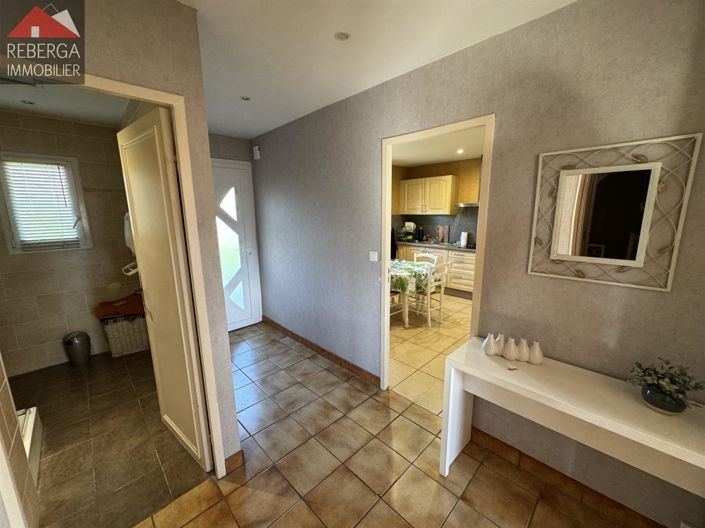 Image No.2-4 Bed House for sale