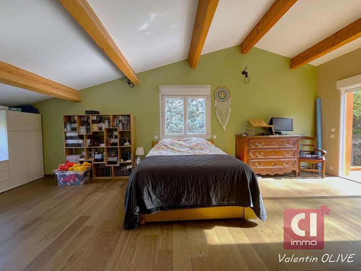 Image No.4-6 Bed House for sale