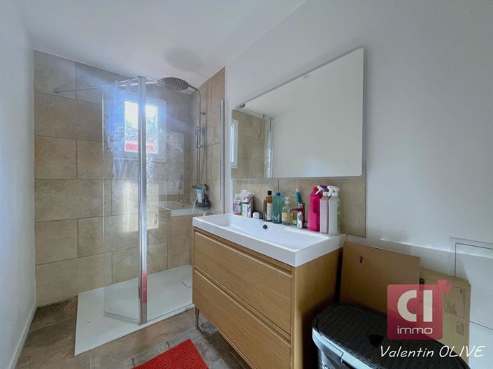 Image No.9-6 Bed House for sale