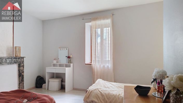 Image No.3-3 Bed House for sale