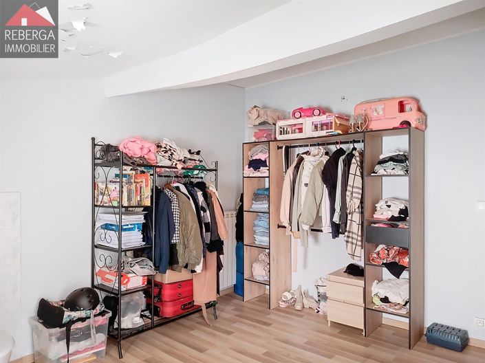 Image No.8-3 Bed House for sale