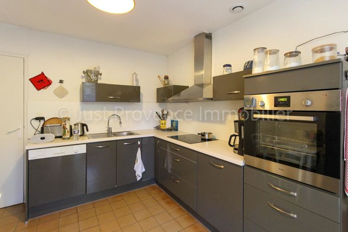 Image No.8-3 Bed House for sale