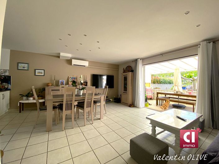 Image No.2-3 Bed House for sale