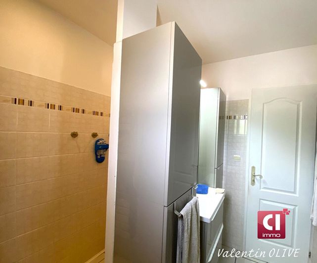 Image No.8-3 Bed House for sale