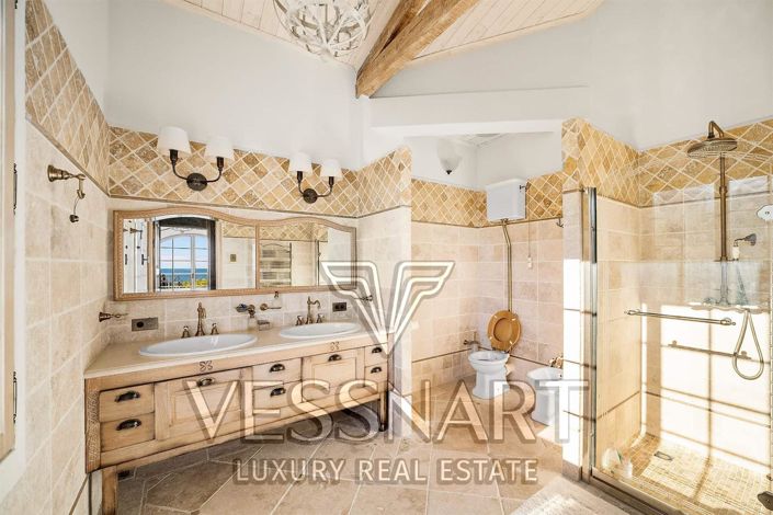 Image No.10-4 Bed House for sale