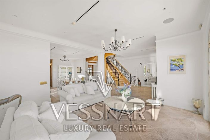 Image No.6-4 Bed House for sale