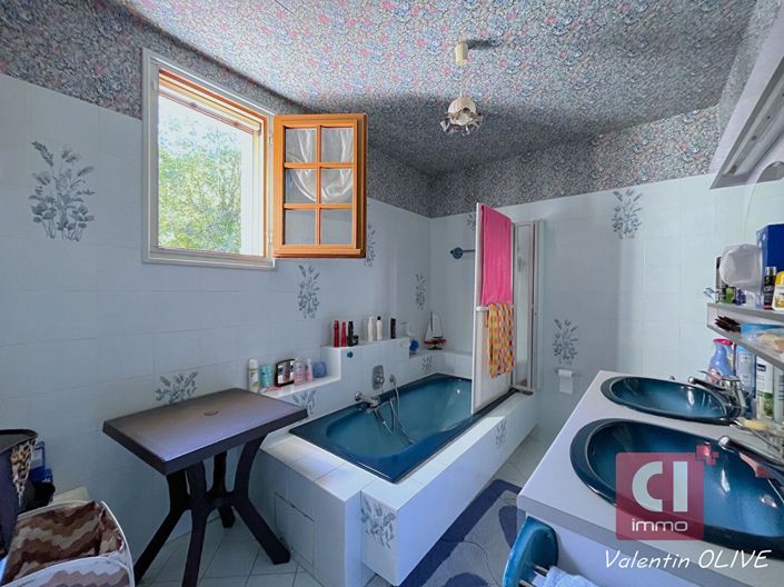 Image No.11-2 Bed House for sale