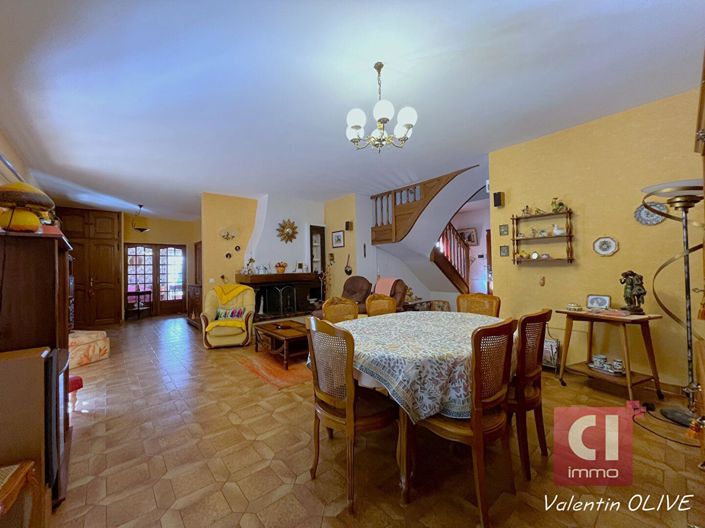 Image No.4-2 Bed House for sale