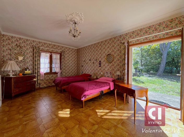 Image No.8-2 Bed House for sale