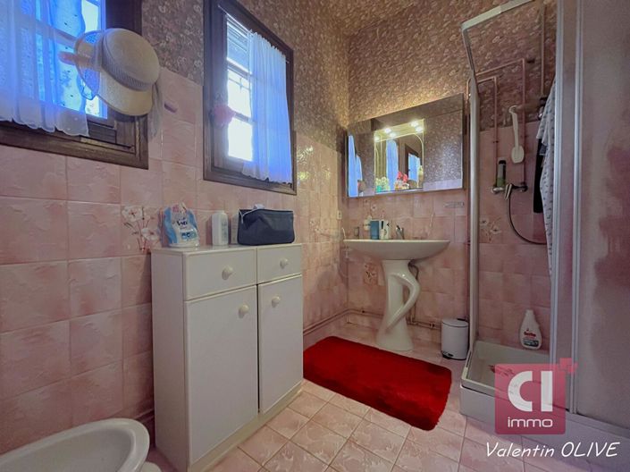 Image No.9-2 Bed House for sale