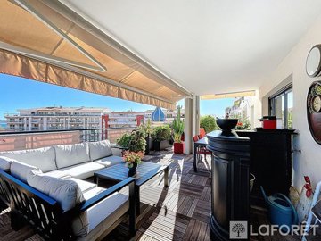 1 - Menton, Apartment