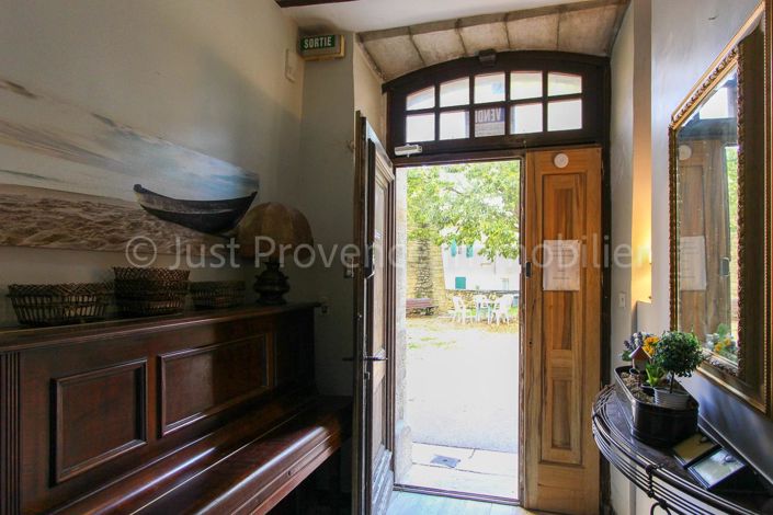 Image No.2-6 Bed House for sale