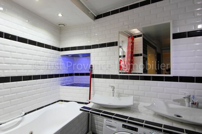 Image No.6-6 Bed House for sale