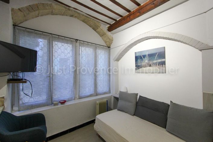 Image No.8-6 Bed House for sale