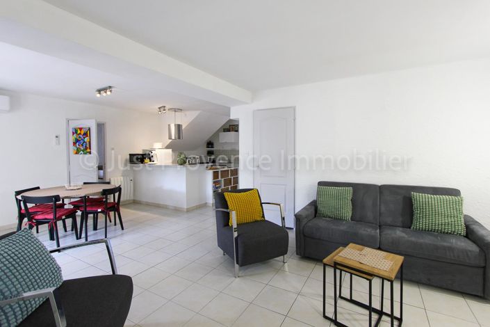 Image No.17-4 Bed House for sale