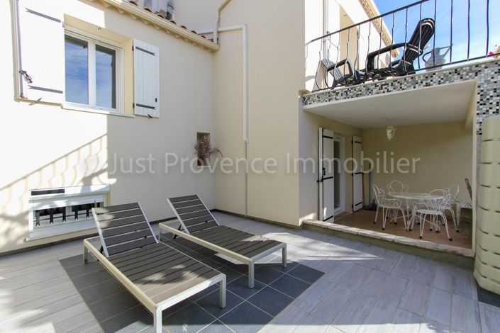 Image No.2-4 Bed House for sale