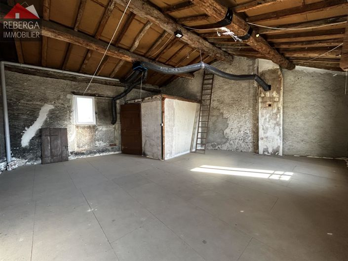 Image No.10-3 Bed House for sale