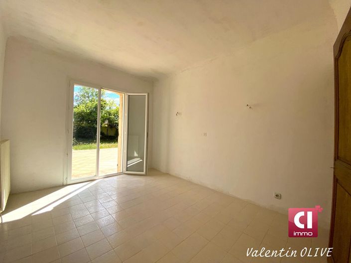 Image No.10-4 Bed House for sale