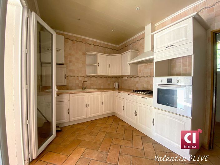 Image No.8-4 Bed House for sale