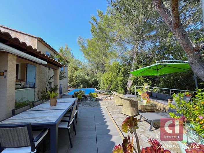 Image No.2-5 Bed House for sale