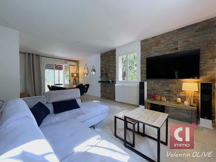 Image No.3-5 Bed House for sale