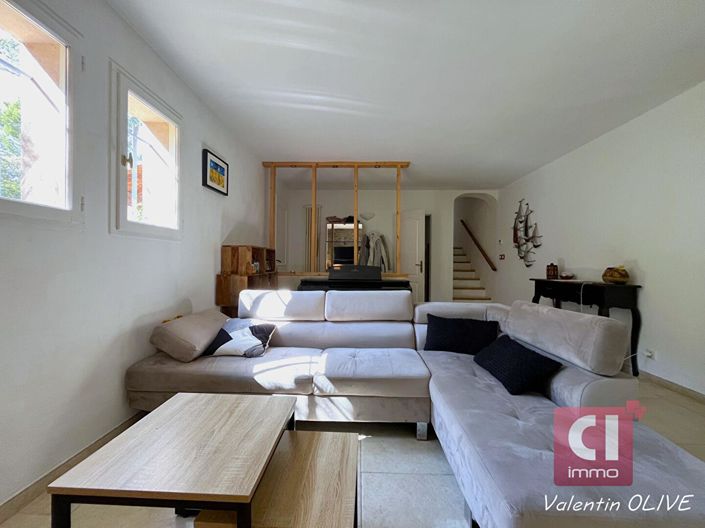 Image No.4-5 Bed House for sale