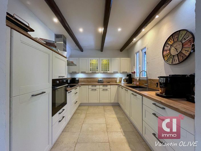 Image No.6-5 Bed House for sale