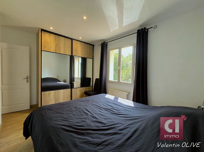 Image No.7-5 Bed House for sale