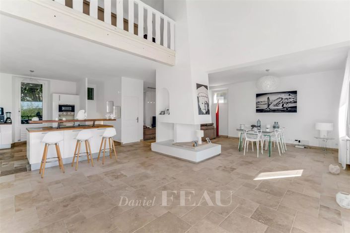 Image No.2-4 Bed House for sale