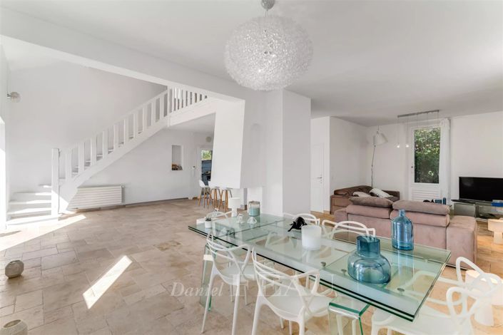 Image No.6-4 Bed House for sale