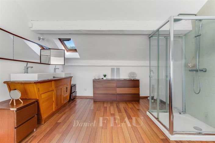 Image No.9-4 Bed House for sale