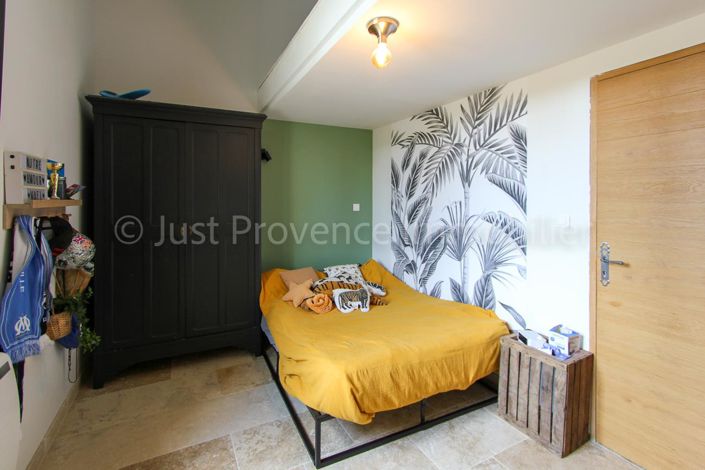 Image No.12-5 Bed House for sale