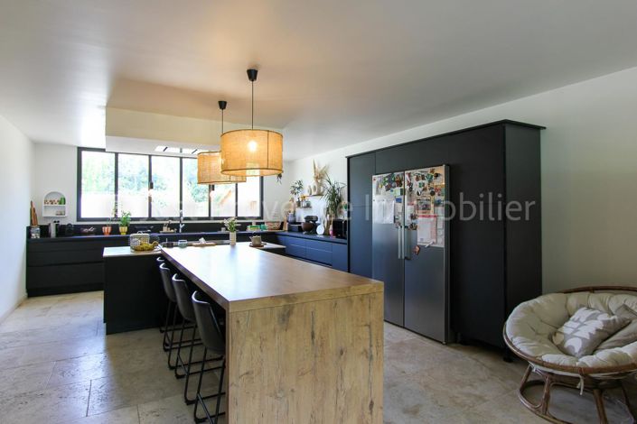 Image No.2-5 Bed House for sale