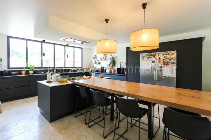 Image No.3-5 Bed House for sale