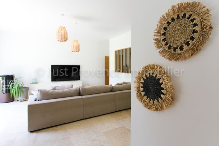 Image No.7-5 Bed House for sale