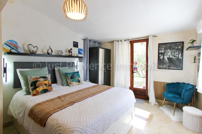 Image No.16-8 Bed House for sale