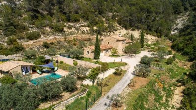 8 Bed Property for sale