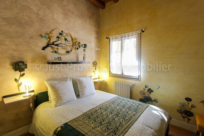 Image No.10-8 Bed Property for sale