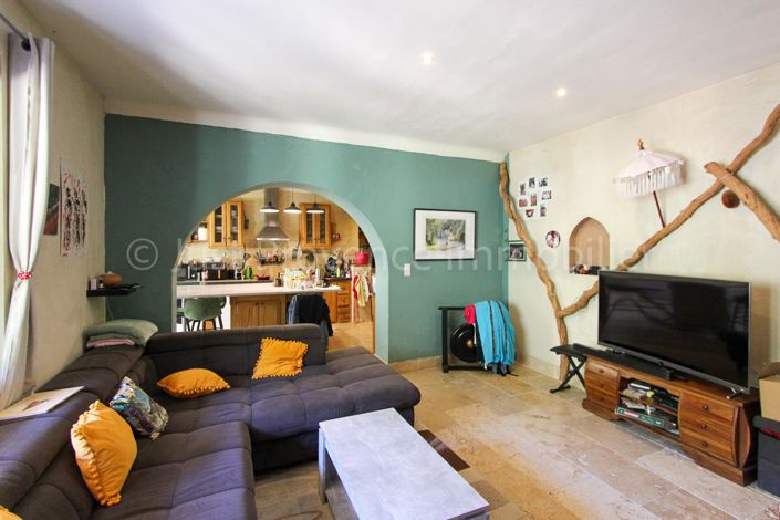 Image No.15-8 Bed Property for sale