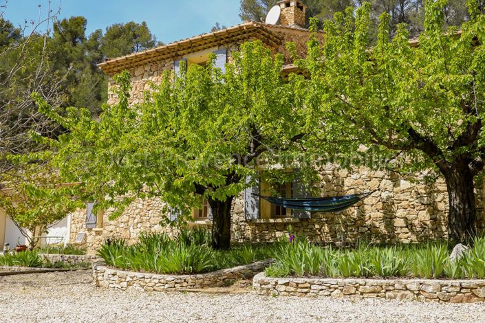 Image No.3-8 Bed Property for sale